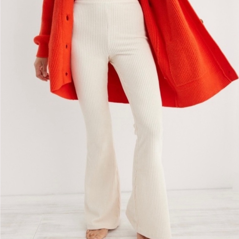 Aerie high waisted velour cord style pants white/cream